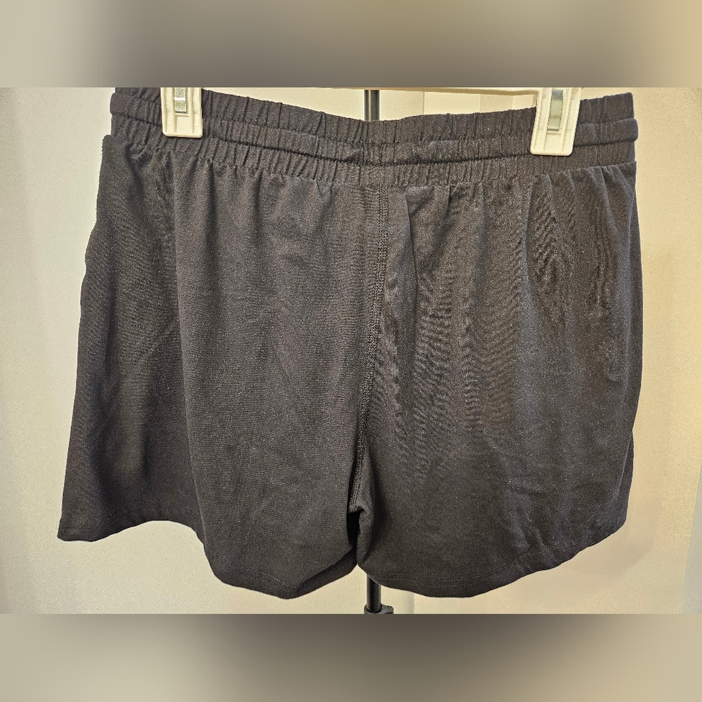 Shorts - Picture 4 of 4